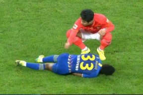 亚冠集结日走向成谜，里昂完成体检，话题不断，更衣室氛围转暖(综文野异能力是妈妈的爱)-开云体育官方综合平台